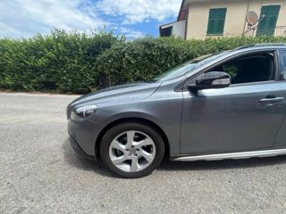 VOLVO V40 cross country 1.6 d2 momentum