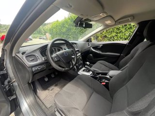 VOLVO V40 cross country 1.6 d2 momentum
